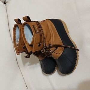 Size 28 kids duck boots